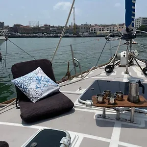 Botel Sailboat On Board, Aeroporto di Catania Fontana Rossa